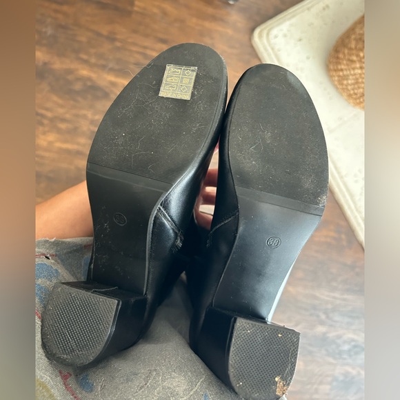 Boots - Picture 4 of 4